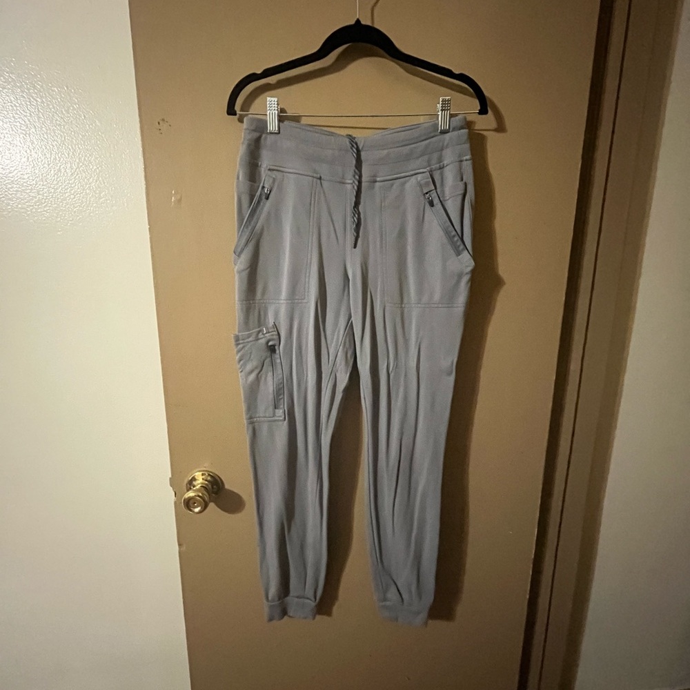 Jaanuu spinryx grey 10 pocket scrub pants size s (unsure if petite)